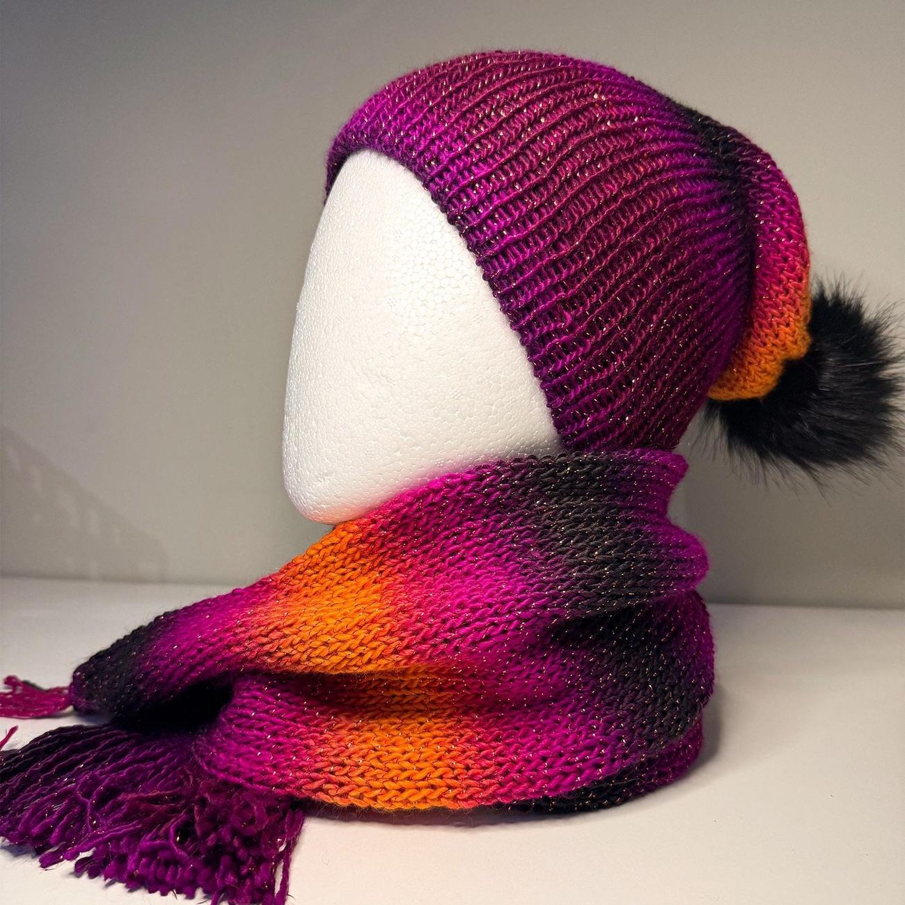 Beanie & scarf set, Magenta to Midnight, photo 4